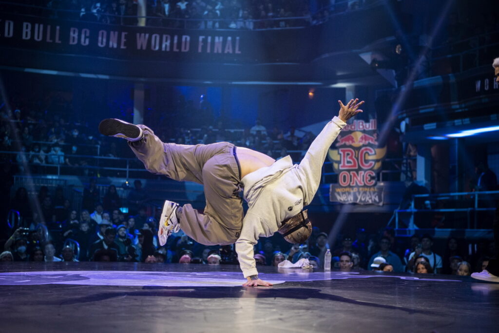 台灣選手B-Boy Quake(孫振)登上Red Bull BC One世界總決賽
