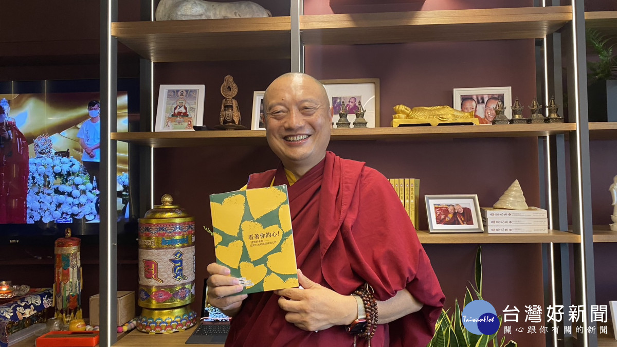 度母禪寺堪千慈囊仁波切13歲出家修習佛法,並投入教授禪修。