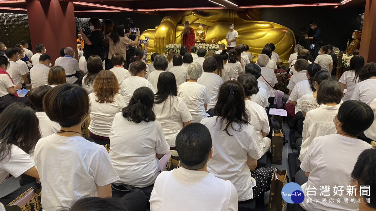 度母禪寺在多國成立般若林禪修中心,傳授佛法及心靈講座文化交流。