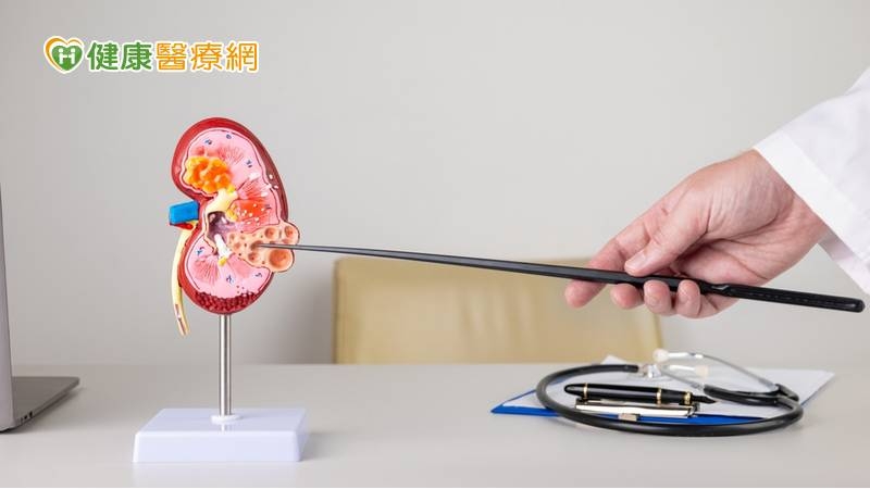 48歲退伍男腎臟腫成三倍大險洗腎 居然是『多囊腎』