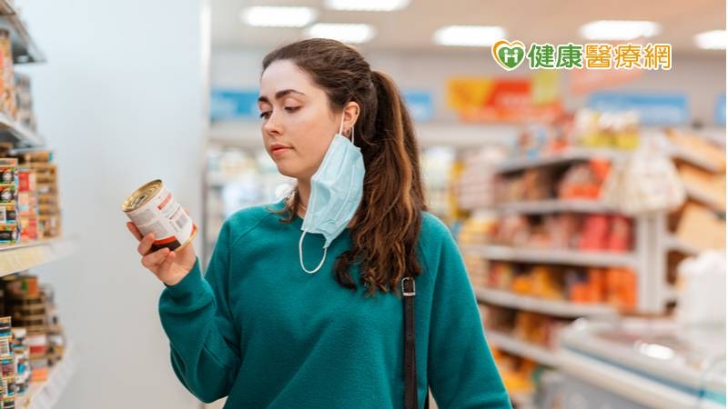 罐頭食品怎麼挑? 食藥署授「4個小秘訣」跟著做