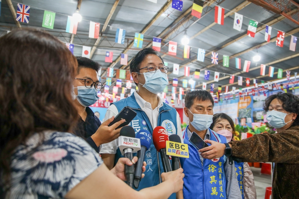 地方耳語傳出，國民黨桃園市長候選人張善政當選後，桃園航空城恐面臨停工。張善政16日出面駁斥。