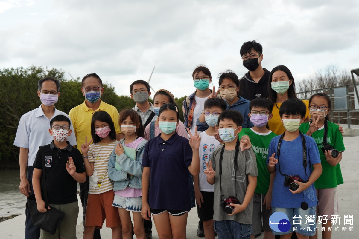 芳苑國小師生榮獲全民社造行動計畫首獎。圖/彰化縣政府提供