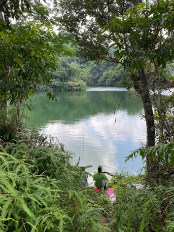汐止白匏湖美景如畫,吸引民眾到場垂釣.jpg