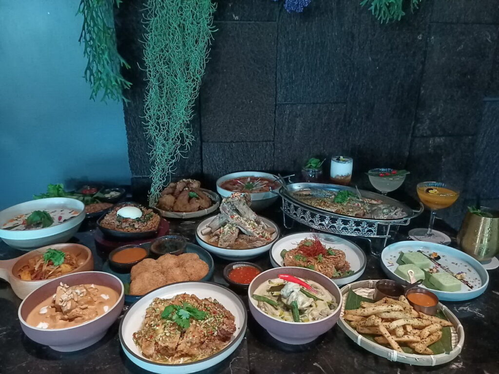「CHUNSHEN泰殿」致力於優化泰國菜精緻度和突顯泰菜原風味,並且融合中西廚藝技法,希望由嶄新的泰國料理帶給大家耳目一新的餐飲感受!
