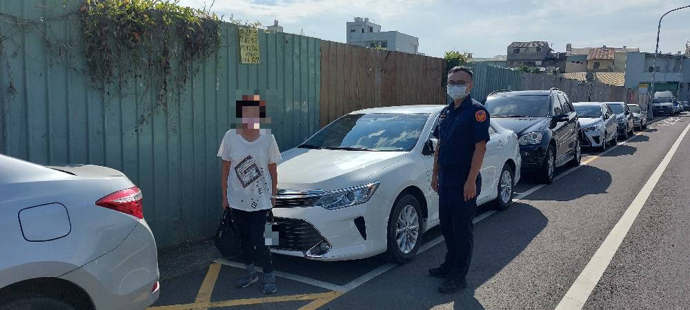 ▲成功所員警調閱監視系統,沿路搜尋找到許婦記錯停車位置的愛車 (圖/台中霧峰分局 提供)