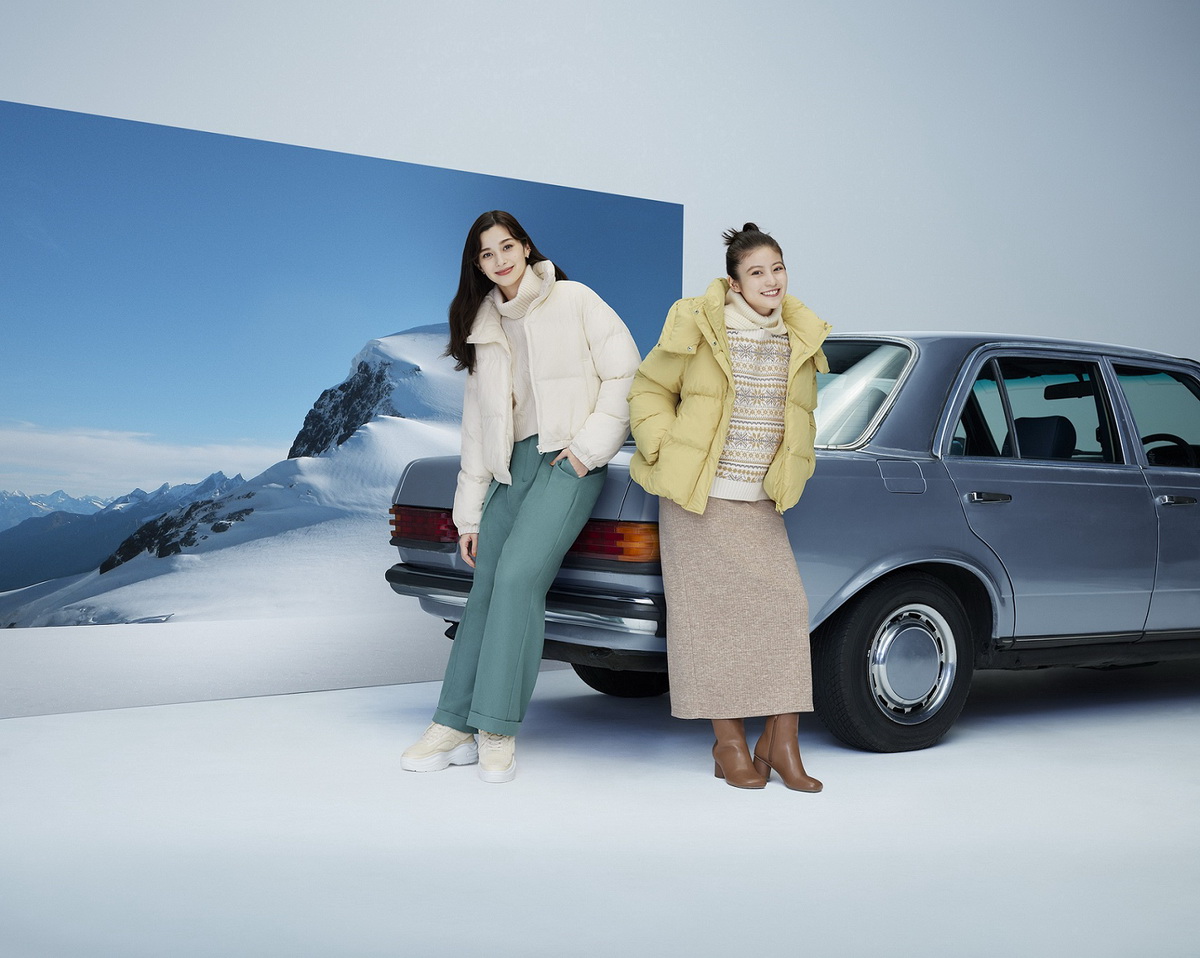 GU全新「HEAT PADDED夾層外套」系列打造「輕、潮、暖」的百搭不敗單品，是年末旅遊及聚會的好選擇。GU代言人中條彩未及今田美櫻親自演繹HEAT PADDED夾層外套的保暖穿搭。