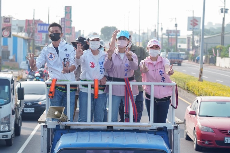 漾新聞|柯志恩大岡山車隊掃街 直播導覽高雄「柯主持人」上身