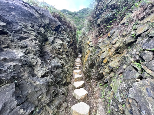 三安社區山尖路觀光步道 (1).jpg