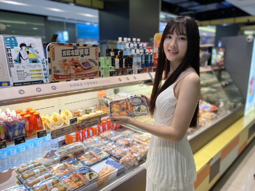 吃美食玩集章！每集滿固定章數，可獲得相對應徽章乙枚與大禮包。