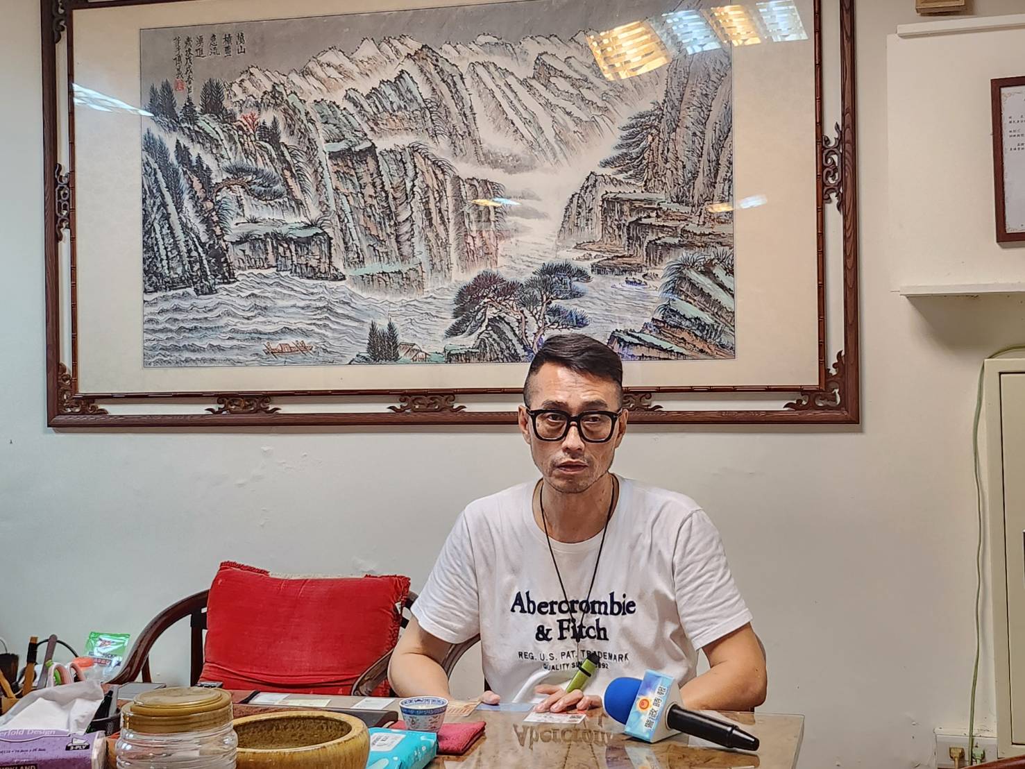 圖片說明：士林夜市觀光發展協會理事長吳國中證實，士林夜市國際觀光發展協會成立後，確實因為名稱相近，造成士林夜市觀光發展協會許多困擾。（圖／專案小組攝）