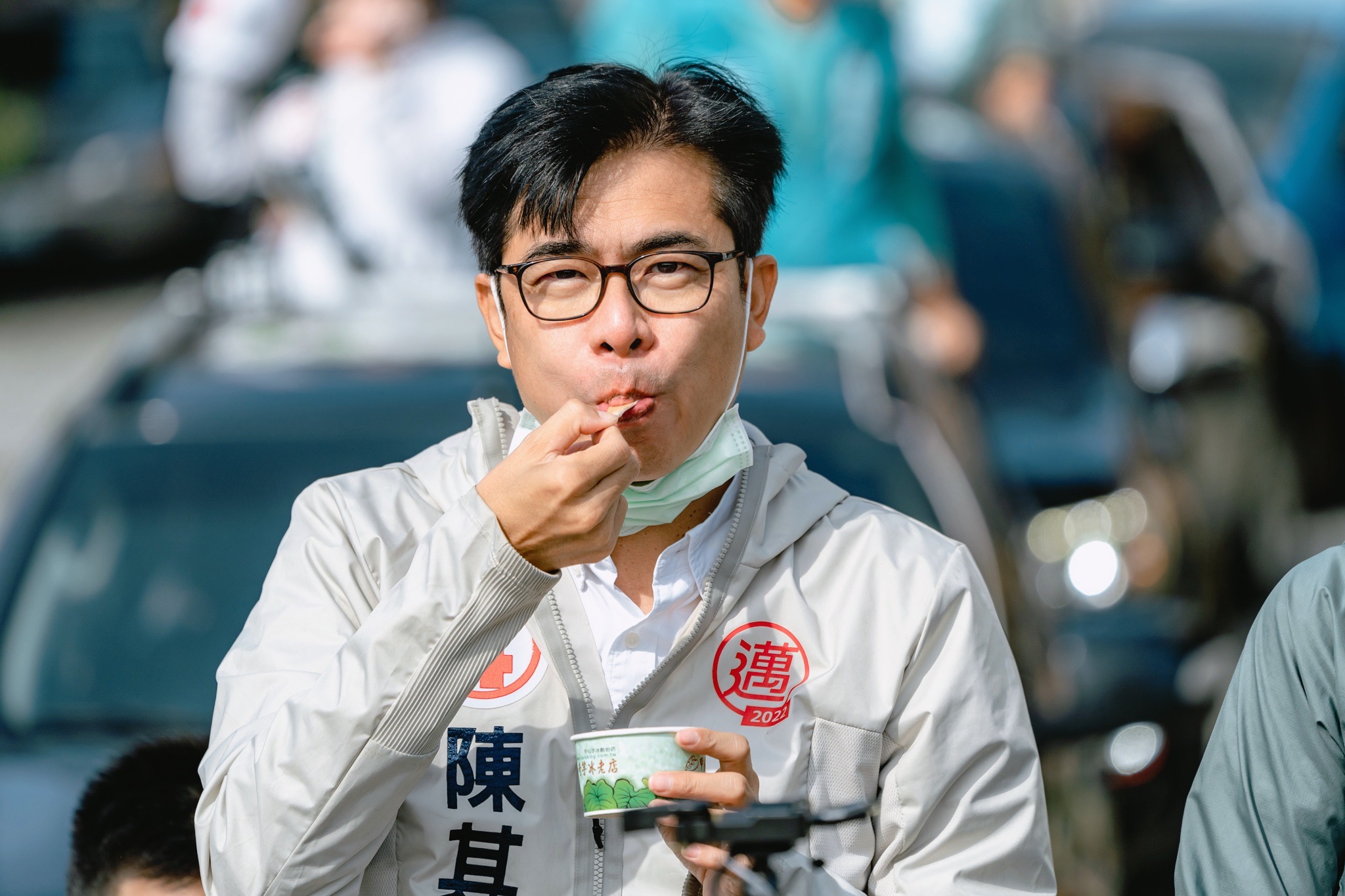 倒數５天陳其邁大旗美地區拜票　  車掃直播大啖地方農特產成最佳代言人