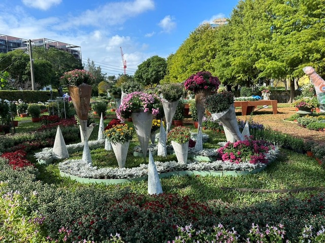 各色冰淇淋開起生日派對.jpg