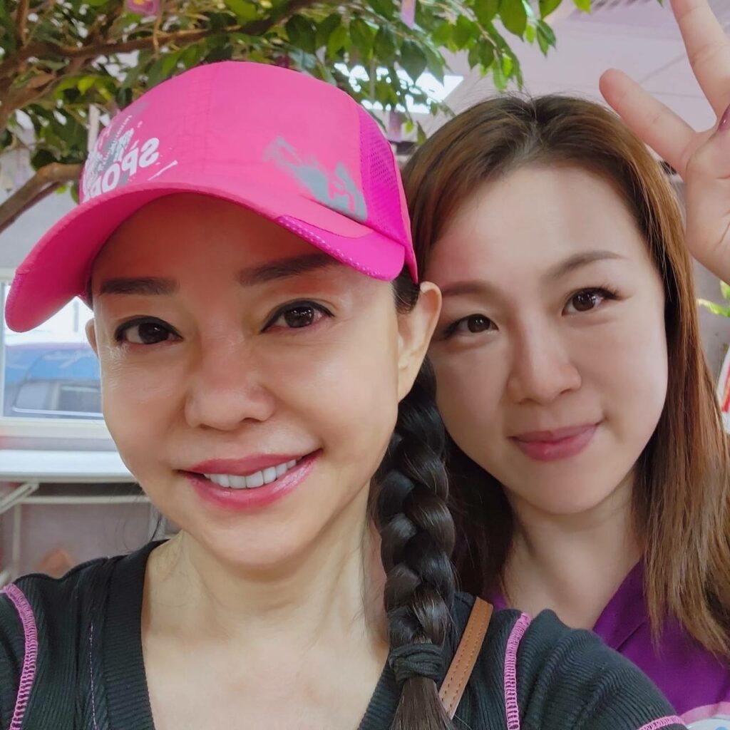 藝人狄鶯聽聞劉美芳選情告急，特地透過友人安排，陪同劉美芳一塊掃街拉票 