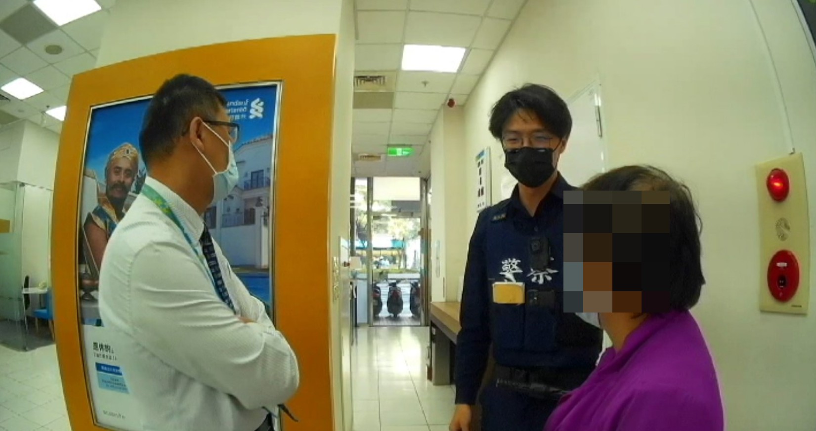圖片說明:中市警二分局立人派出所經警銀合作成功阻詐,守住民眾20萬元。(記者林㤈輝翻攝)