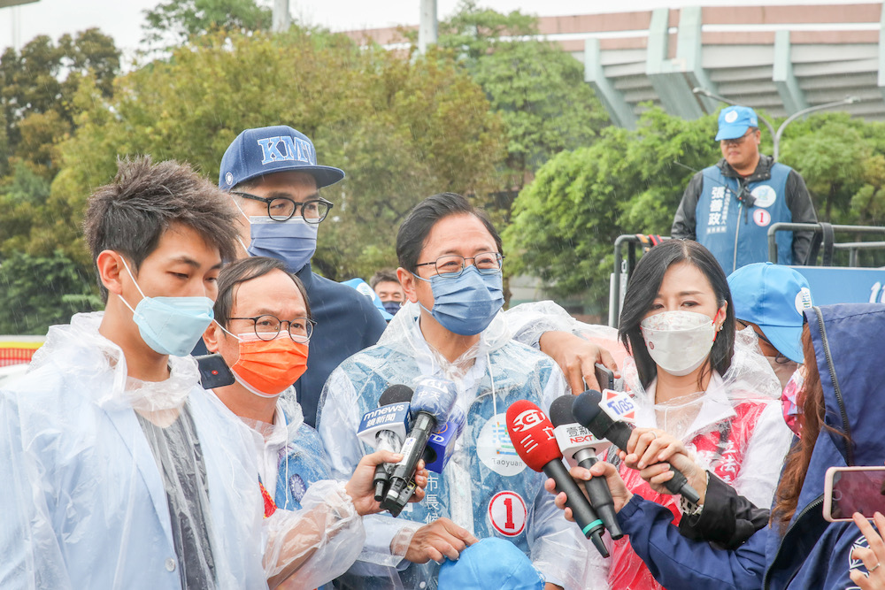 鄭文燦提告藍議員參選人加重誹謗 張善政:講清楚而不是提告 30 針對桃園市長鄭文燦提告桃園市議員候選人凌濤,國民黨桃園市長候選人張善政23日表示,不是提告就好,他要講清楚。
