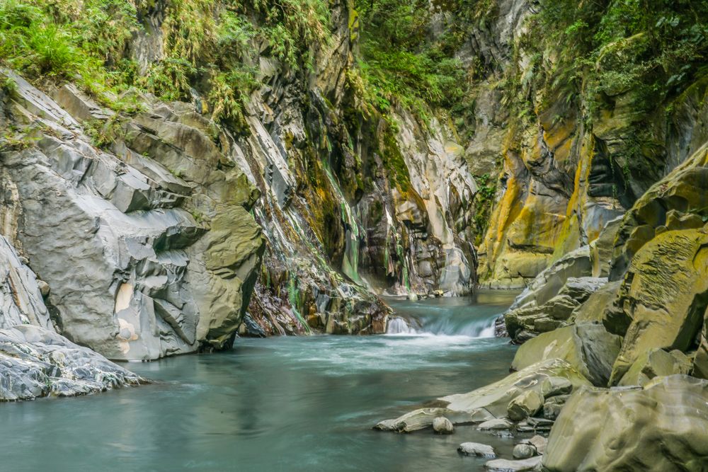 Beautiful,Lisong,Open Air,Hot,Spring,By,The,River,And,The