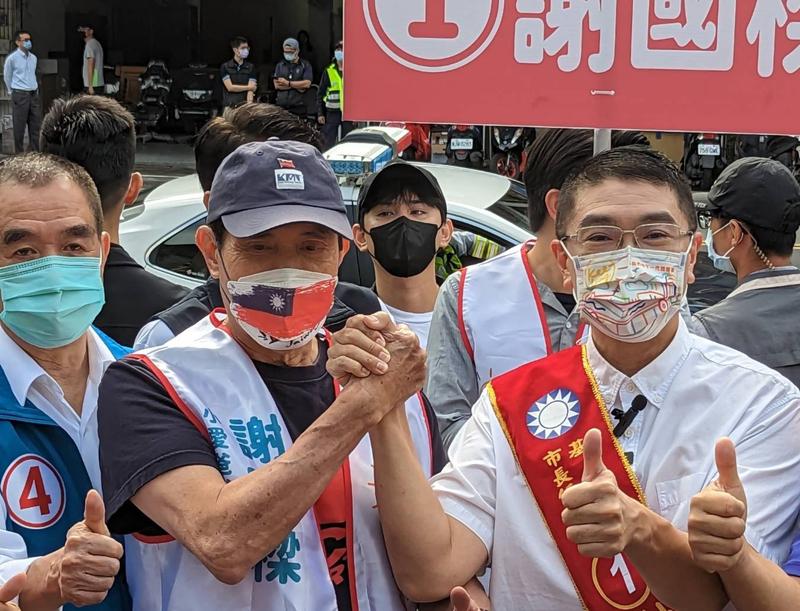 馬英九近日到各地幫藍營候選人輔選。圖為19日到基隆幫謝國樑助選。中央社