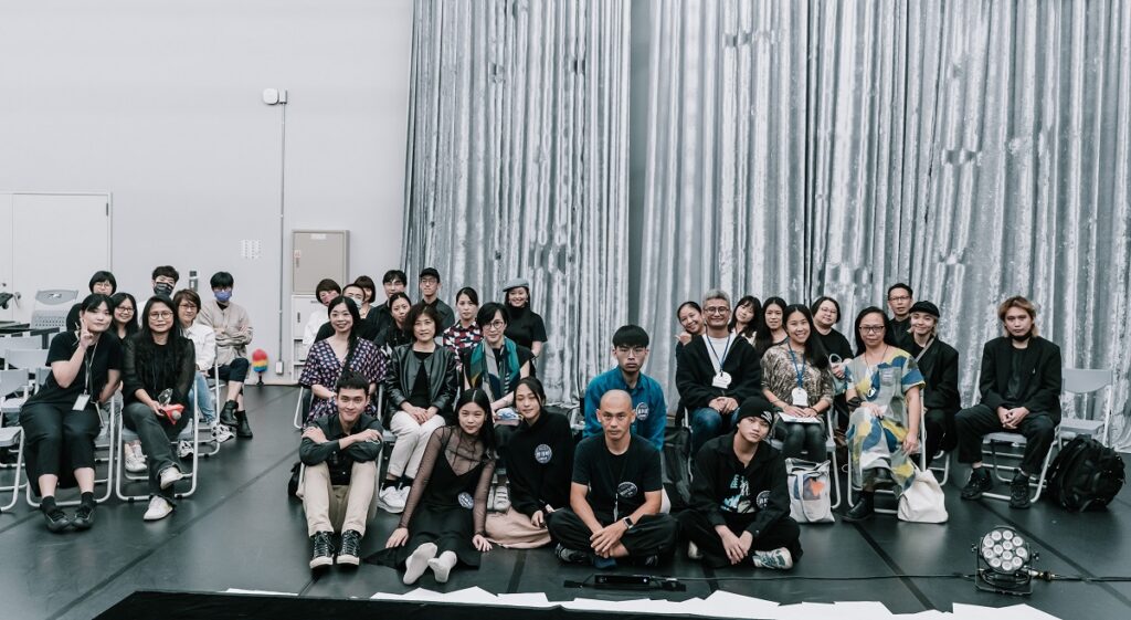 2022 LAB X 青年創作工作室—舞蹈跨域_成果發表大合影。(圖/歌劇院提供)