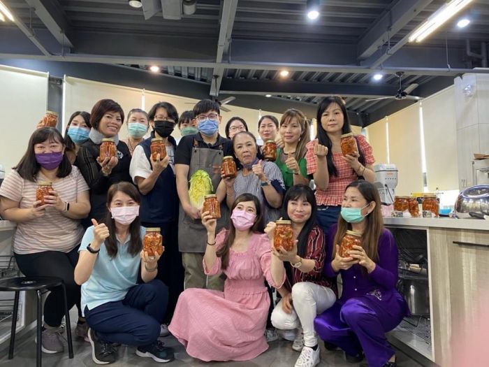 手做韓式泡菜(Kimchi),移民署邀請新住民體驗多元文化
