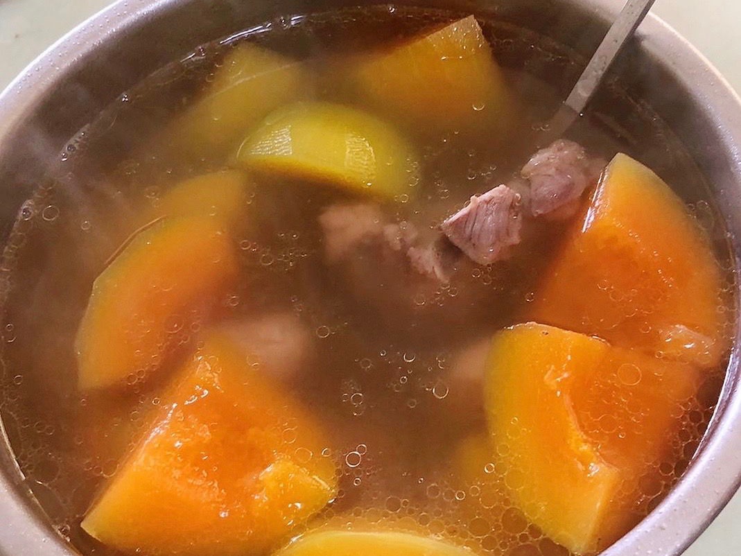 簡單的哈密瓜排骨湯,暖暖胃