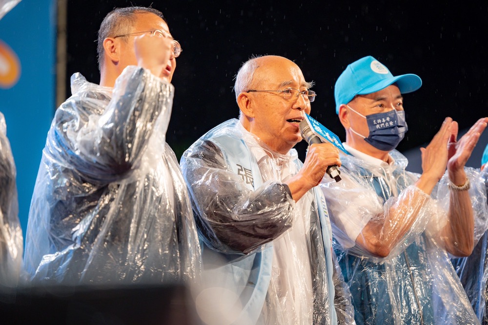 選前之夜/「桃園是國門!」李四川推張善政:簡單事認真做 34 伯仲文教基金會董事長、前國民黨主席吳伯雄25日稱讚國民黨桃園市長候選人張善政,找來找去終於找到像孫運璿先生、李國鼎先生的人。