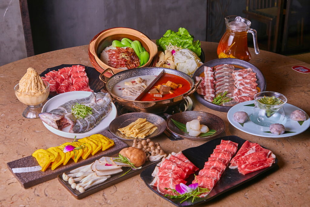 撈王內用年菜組合,兔飛猛進套餐(4人),優惠價:NT$4,888