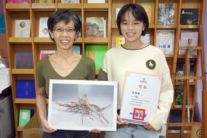 染劑詮釋時間印記 大葉大學張琳琳獲屏東獎雕塑類優選