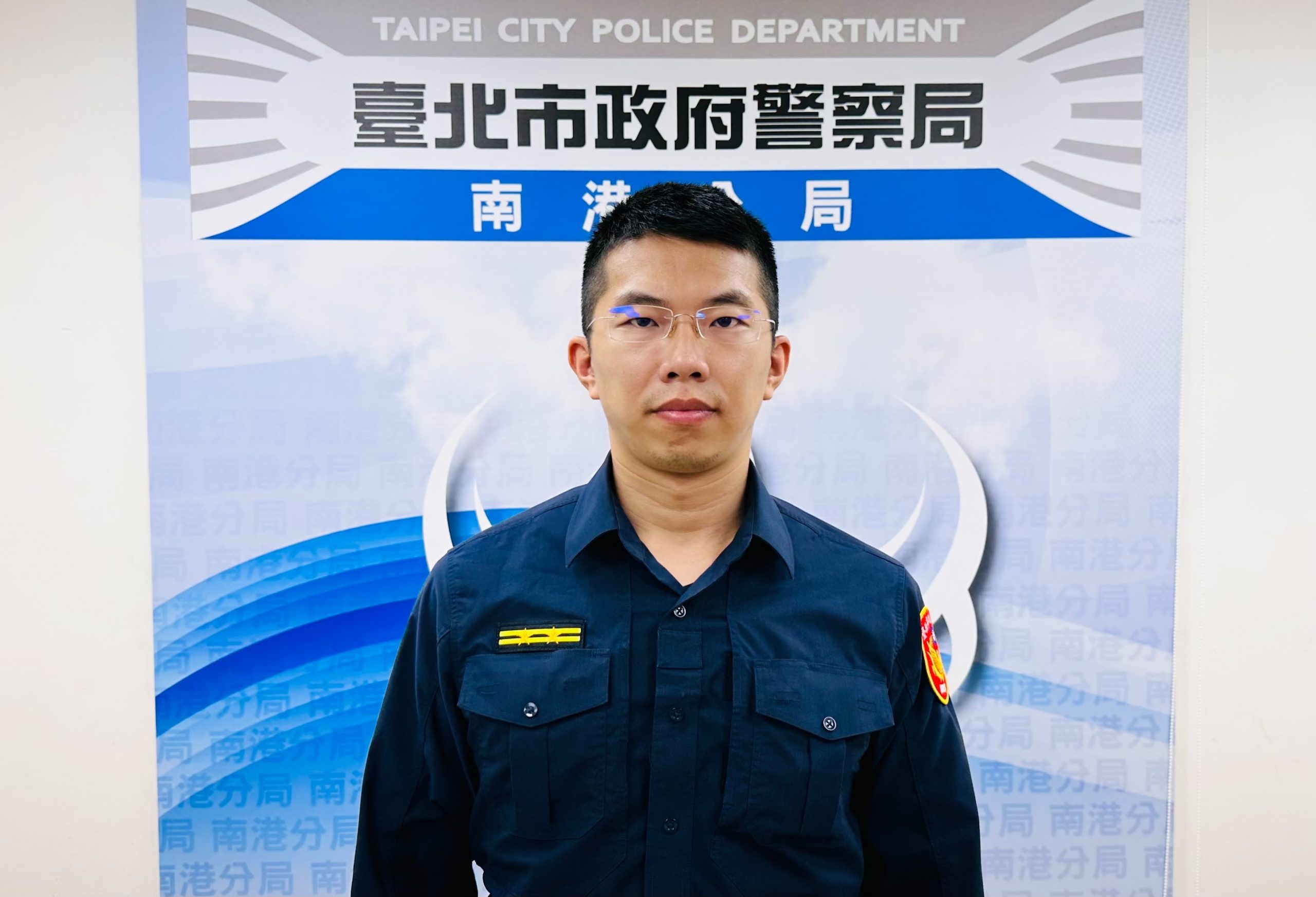 圖片說明:玉成派出所所長蔡維哲說明畫面。(記者林艷林翻攝)