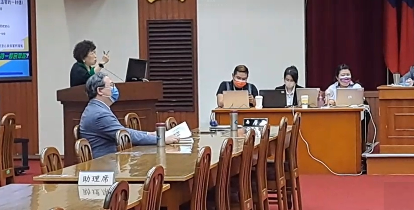 圖片說明:立委游毓蘭質疑司法院對法官的犯罪案件輕描淡寫。(記者吳萍翻攝)