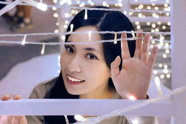 運用燈飾與鋼架之間的縫隙,就算人多也不怕!.jpg