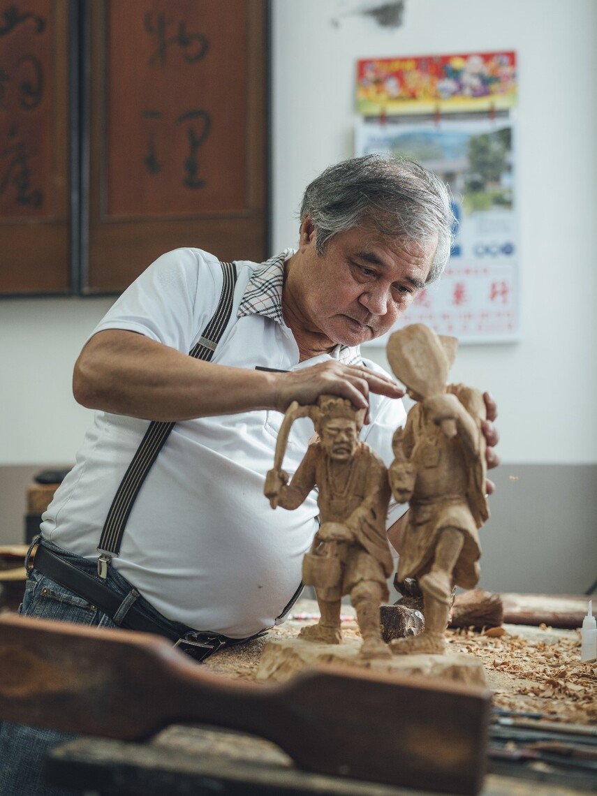 多元面向深耕木雕工藝近甲子 鹿港藝師李秉圭獲2022年國家工藝成就獎
