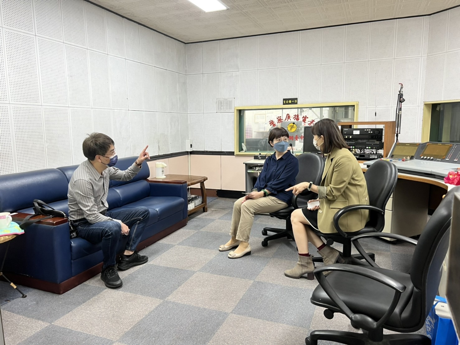 臺中市政府警察局捷運警察隊長楊有騰於日前親上警廣臺中台暢談捷警當前工作重點。(記者謝榮浤翻攝)
