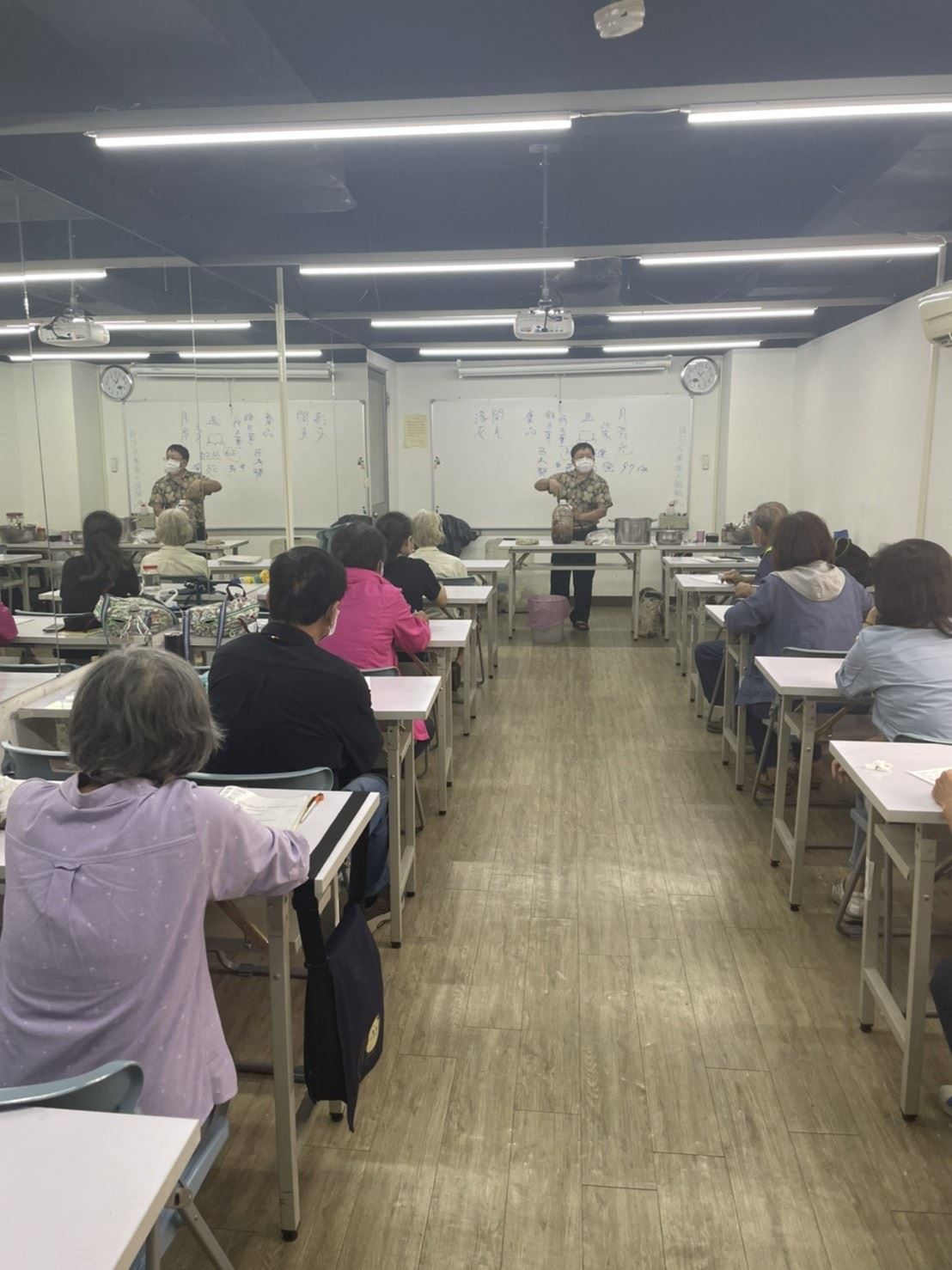 斜槓族快搶 高雄勞工大學49期135門課12/3起線上報名