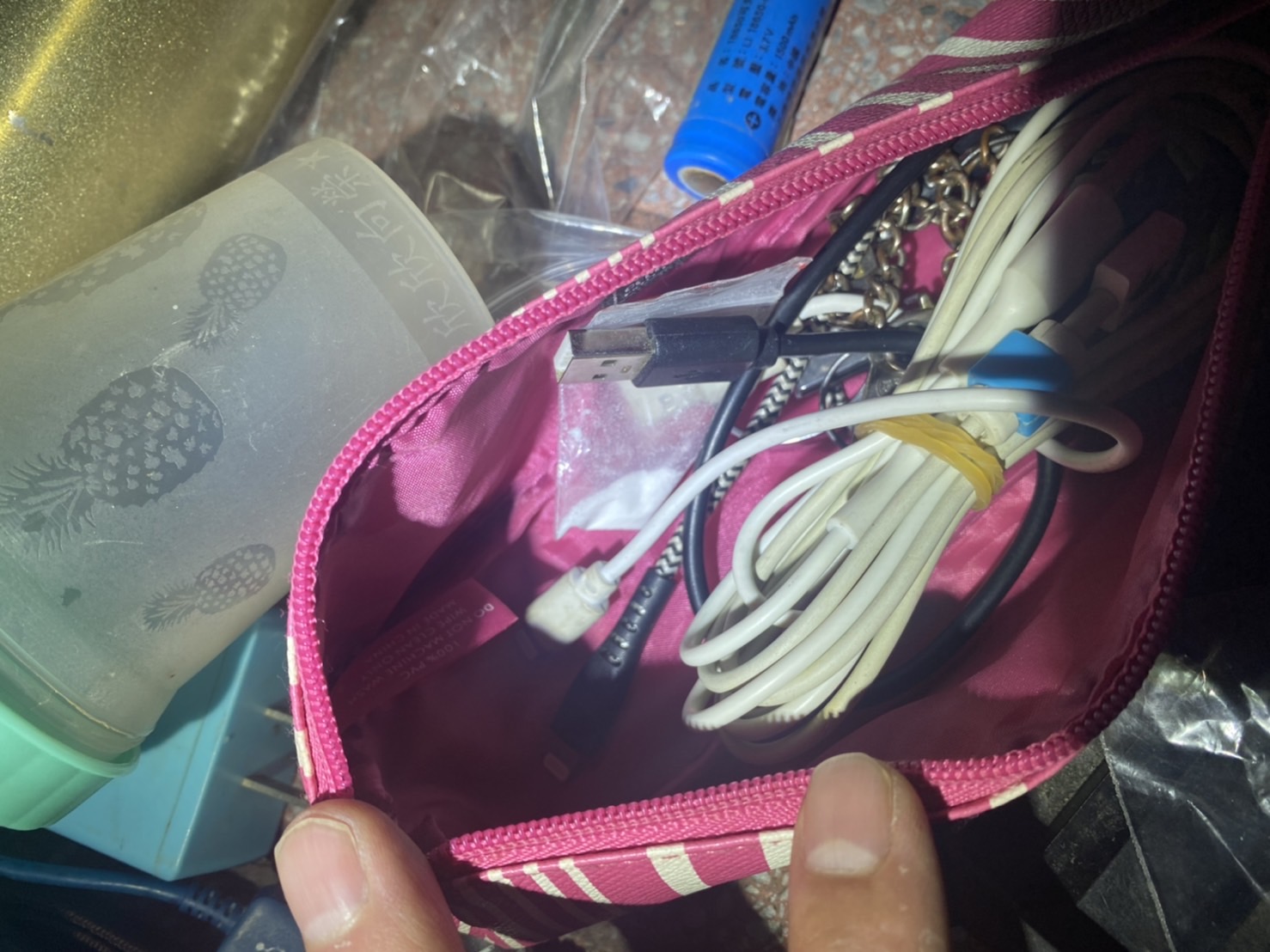 中市警第六分局西屯所日前查獲犯嫌持有毒品,全案依毒品罪嚴辦。(圖/記者謝榮浤翻攝)
