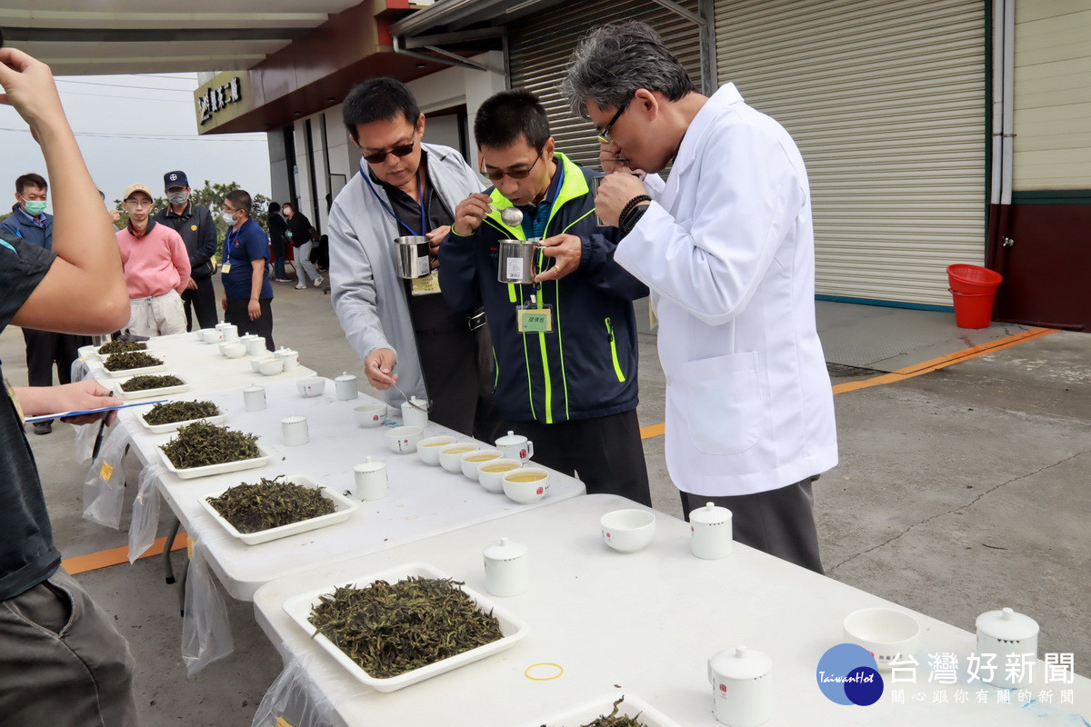 評審經初複評討論決定勝負。(記者扶小萍攝)