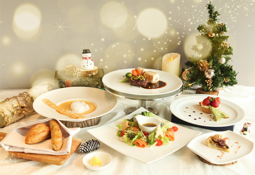 The Lounge 大廳酒吧推出粉雪下的聖誕大餐,每位售價1,380元+10_。(圖六福旅遊集團提供)