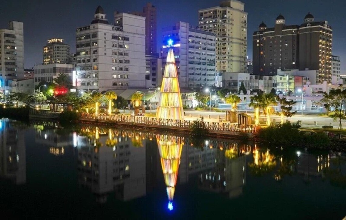 台南運河耶誕樹完成