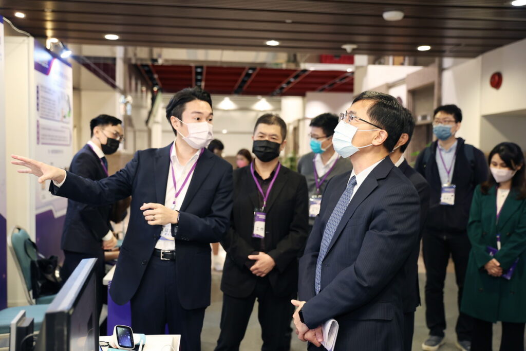 中小企業處處長參觀活動展示現場
