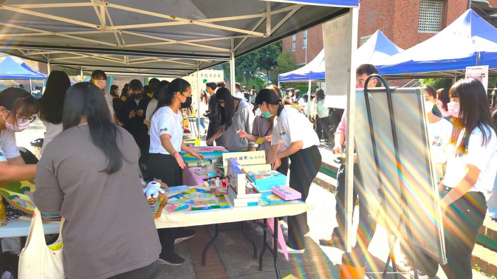 靜態展﹤幼來作繪玩﹥攤位現場(圖/陳惠玲攝影)
