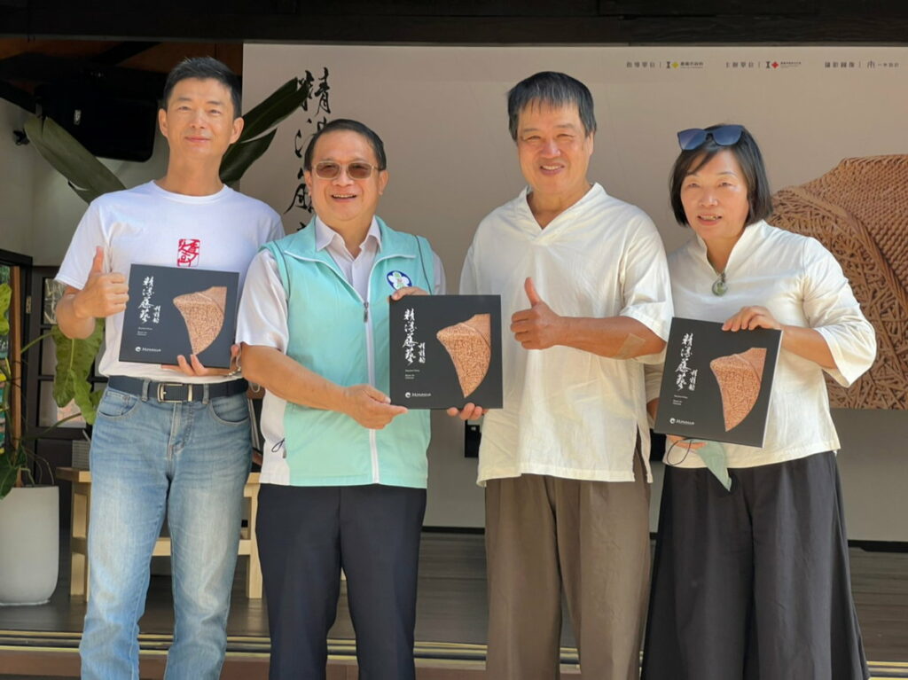 程精鈞老師與葉局長合照
