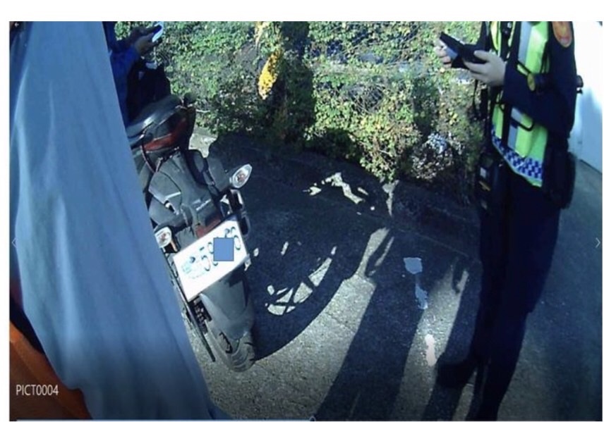 ▲苗警攔檢稽查臨時牌照機車 (圖/苗栗縣警察局 提供)