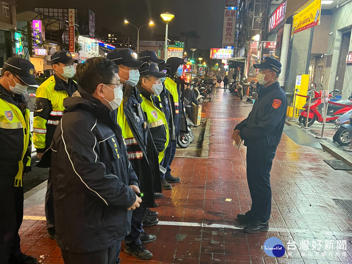 平鎮分局為淨化轄區治安、防治街頭暴力，針對轄內酒店、卡拉OK及其他治安場所執行擴大臨檢。