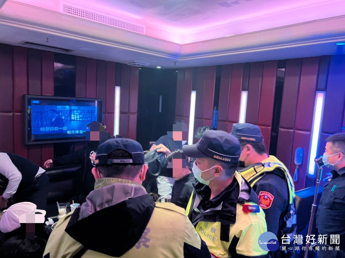 中壢警分局由分局長蕭欽杰親自主持勤前教育,發動全面性掃蕩行動。<br /><br /> <br /><br />