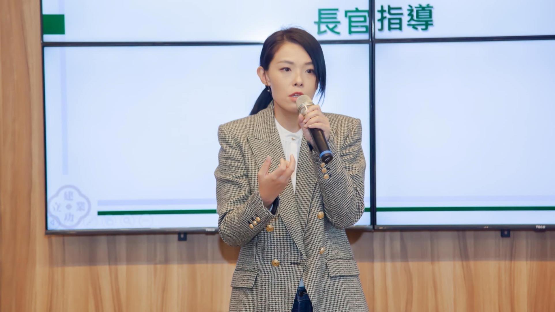 高虹安被爆摸頭助理,以「會有人搞定司法」封口。翻攝自高虹安臉書