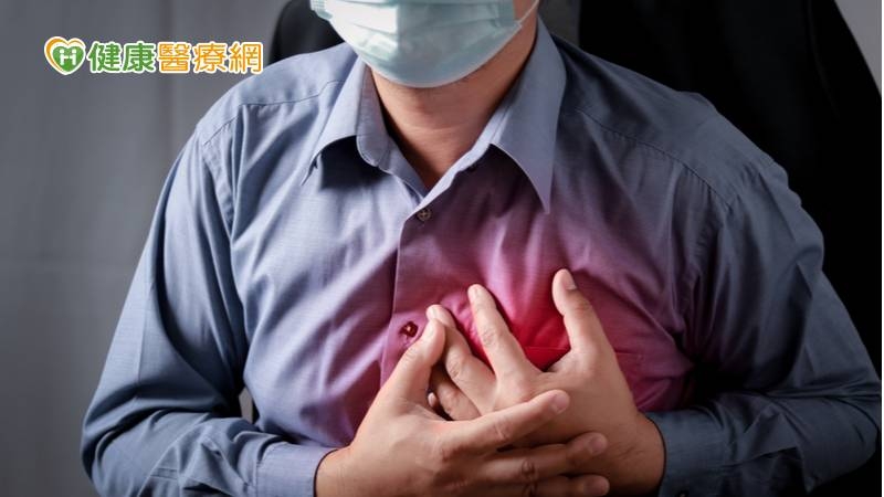 心肌梗塞誤當染疫確診 還好診所院長判斷得宜與醫院合作搶命