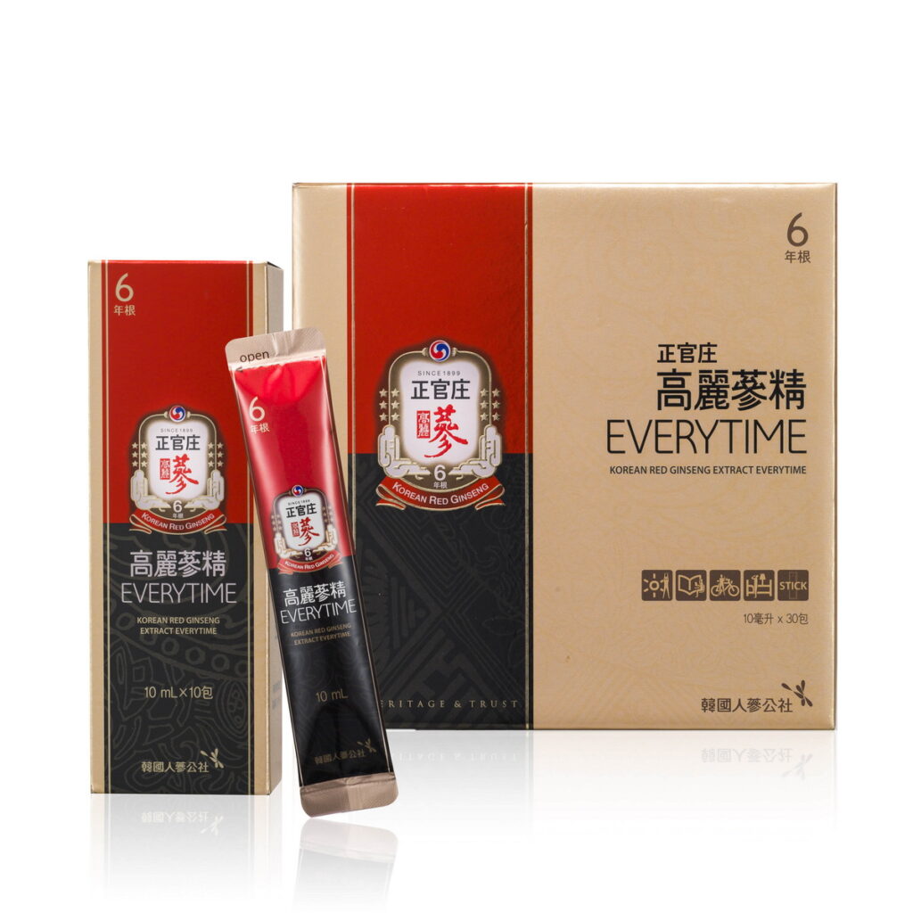正官庄明星商品「高麗蔘精EVERYTIME」含嚴選6年根高麗蔘,即撕即飲的貼心設計,是出門在外補氣補力的好幫手。
