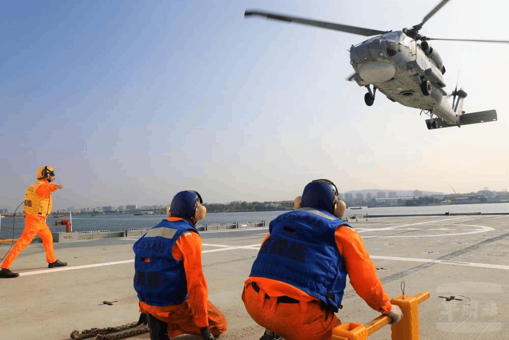 海巡艦隊分署反潛直升機