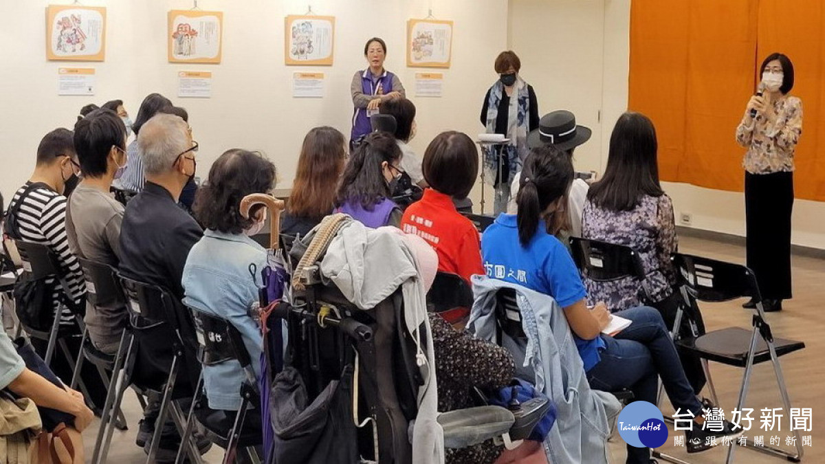 ▲高市府首度以身障女性為主角，以20幅描繪她們生命樣態的圖文展覽。（圖／記者 許高祥 攝）