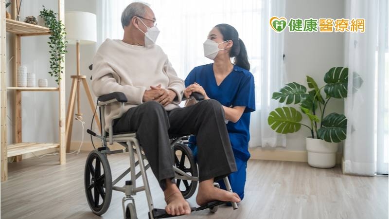 無畏疫情醫療的愛無處不在 走入家庭連結長照